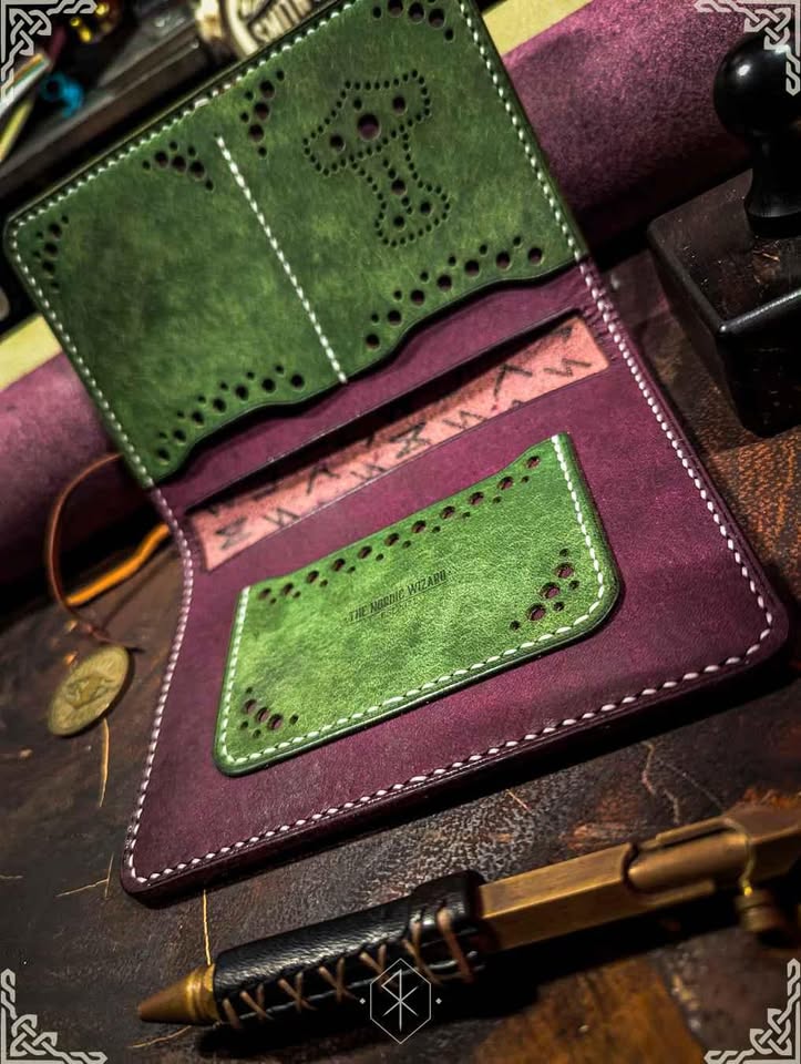 Wayfarer Saga Relic in Amethyst & Emerald